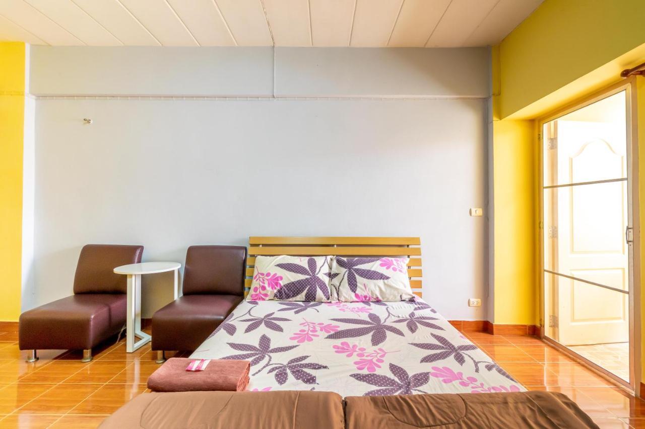 Benjaratch Boutique Apartment Бангкок Екстер'єр фото