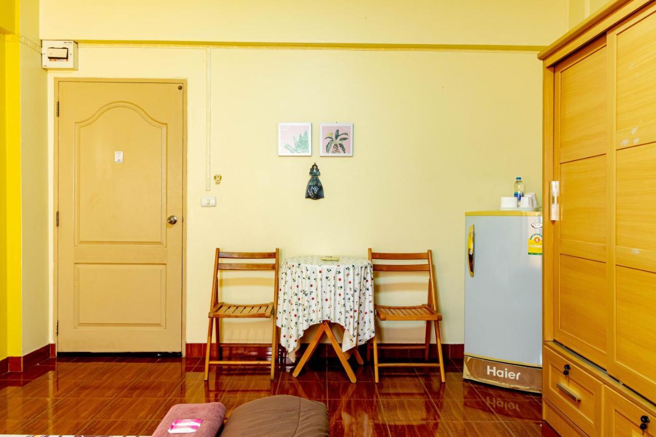 Benjaratch Boutique Apartment Бангкок Екстер'єр фото