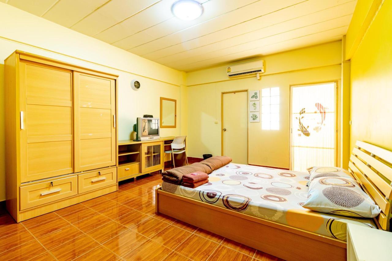 Benjaratch Boutique Apartment Бангкок Екстер'єр фото